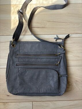 Bueno Gray Faux Leather Crossbody Bag Multi Pocket Shoulder Purse
